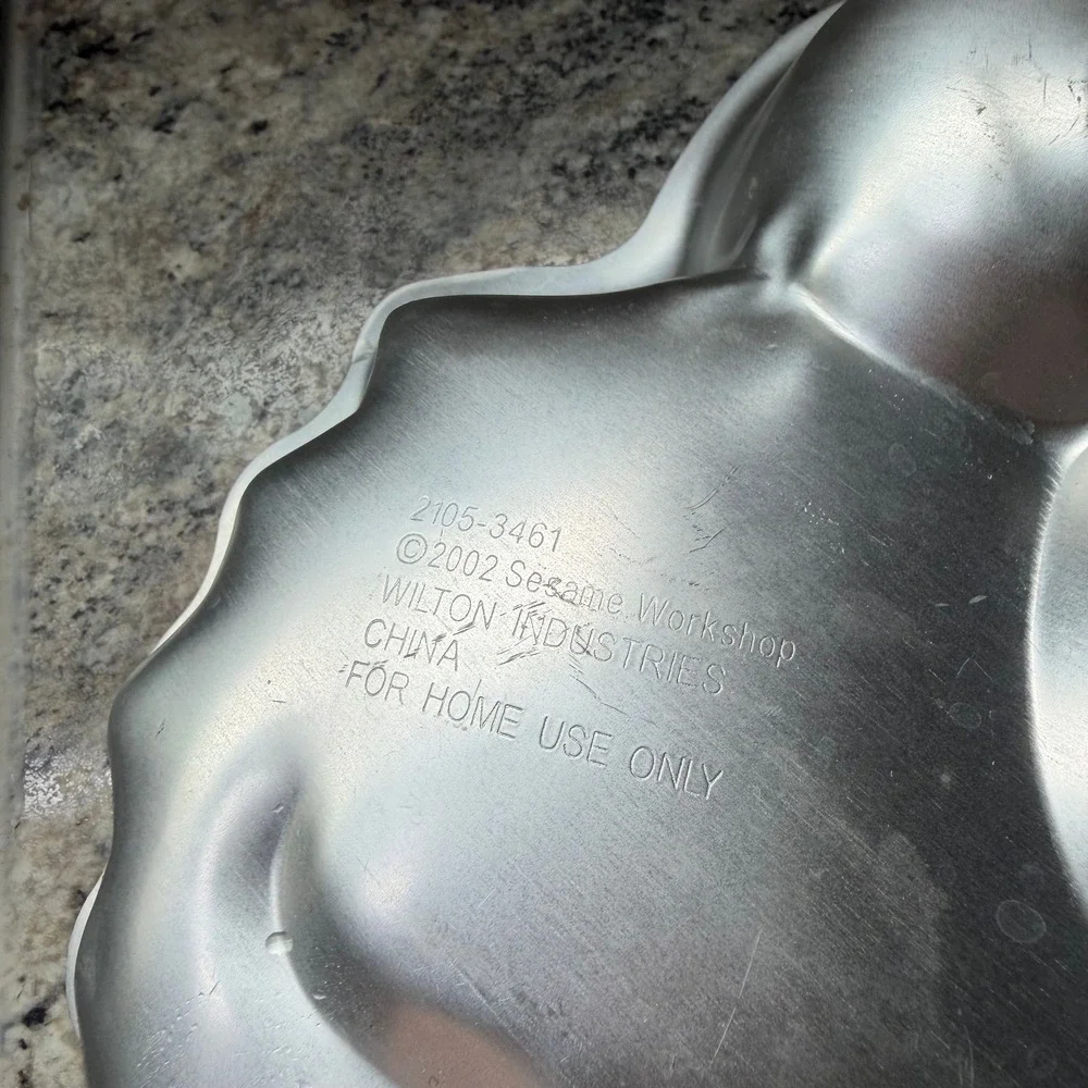 2002 Sesame Street Elmo cake pan